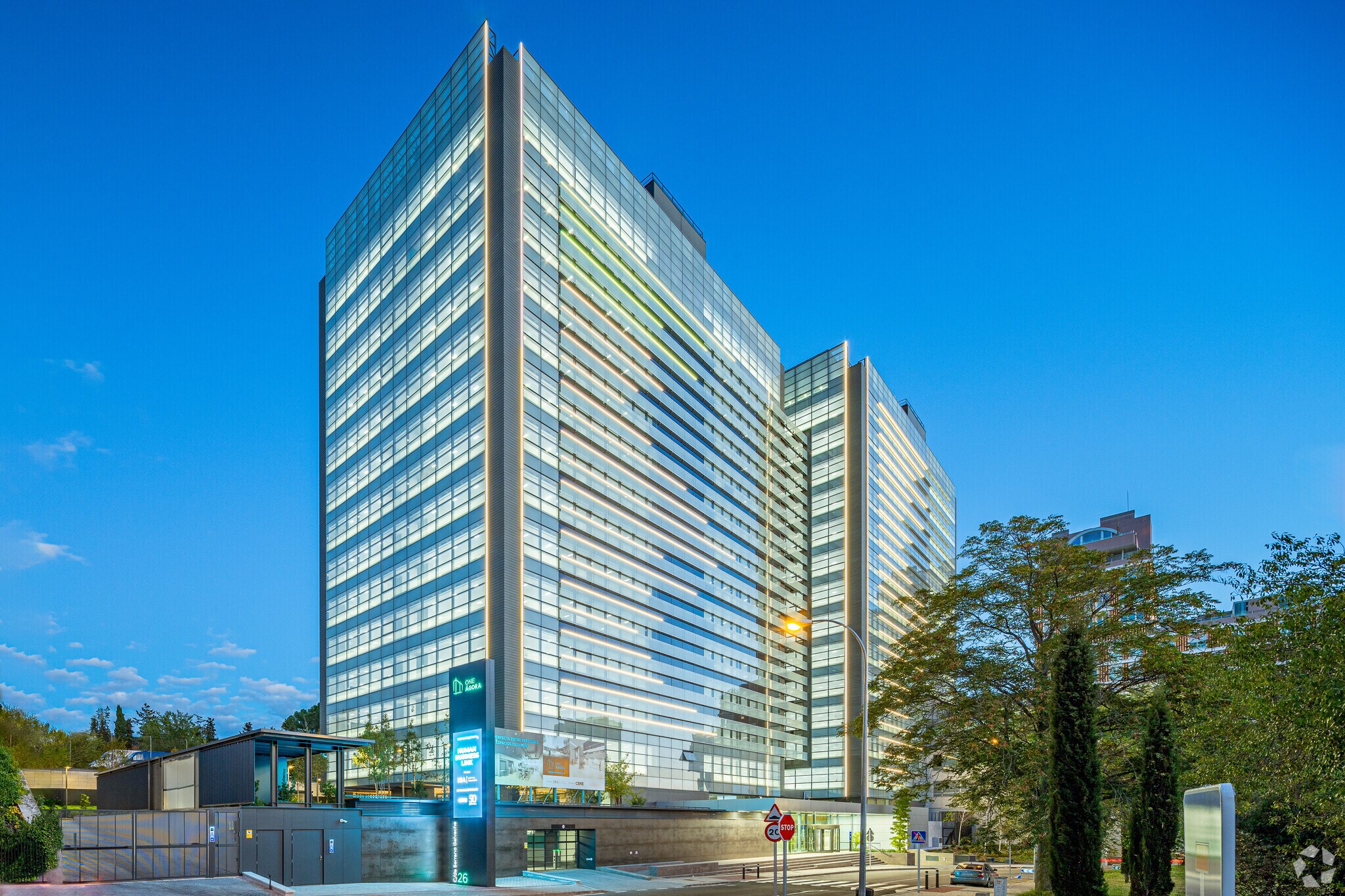 Calle de Serrano Galvache, 26, Madrid, Madrid to rent Primary Photo- Image 1 of 22