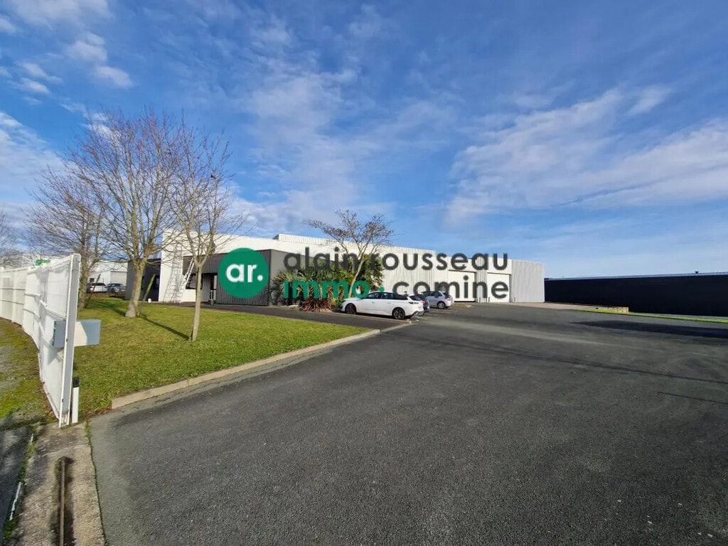 Location Local d'activités 780 m² - Photo 1