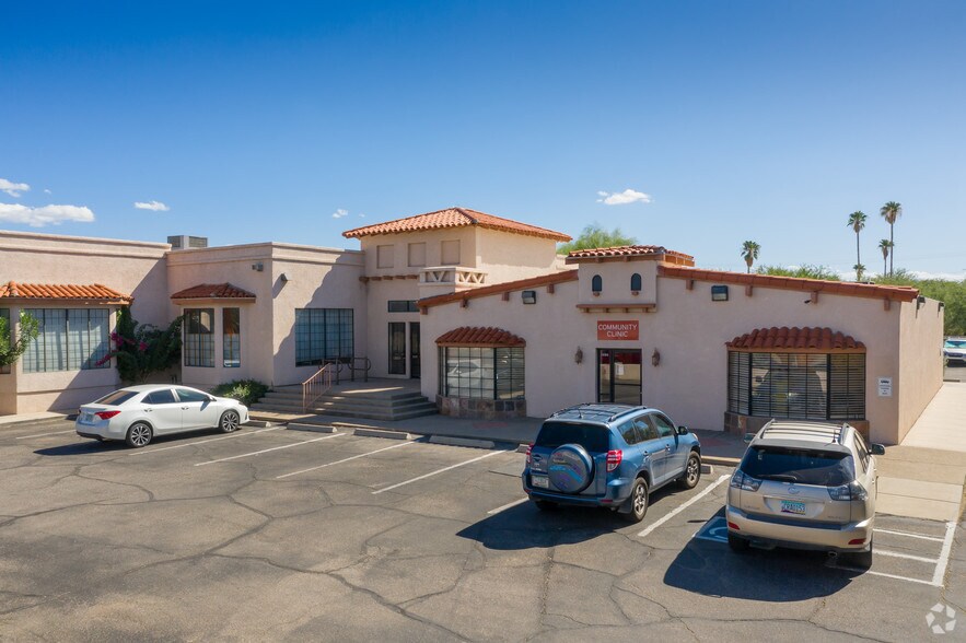 2856 E Fort Lowell Rd, Tucson 85716 UK