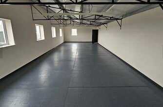 Kitts End Rd, Barnet to rent Interior Photo- Image 1 of 2