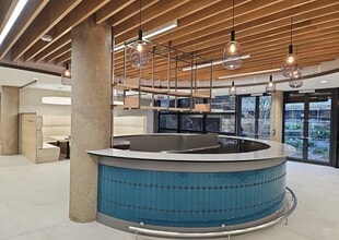 Haywood Rd, Warwick to rent Interior Photo- Image 2 of 10