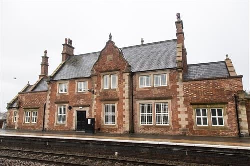 Station Appr, Frodsham to rent - Primary Photo - Image 1 of 3