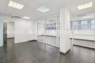 10-22 Rue D'Arras, Nanterre to rent Interior Photo- Image 1 of 15