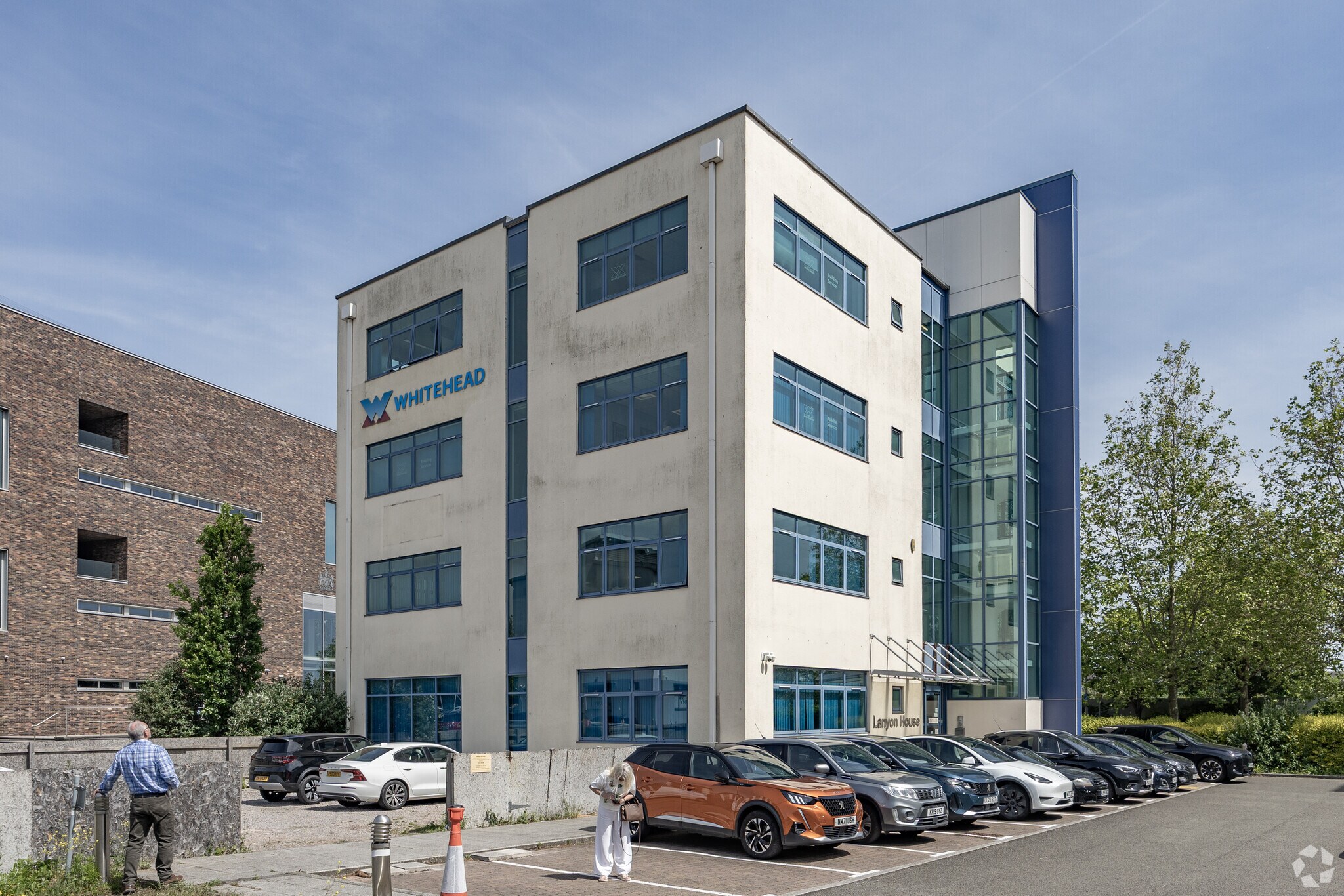 Lower Dock St, Newport to rent Primary Photo- Image 1 of 3