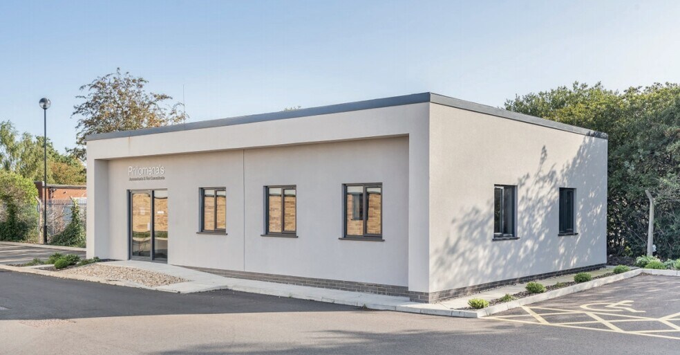 185 Sadler Rd, Lincoln for sale - Primary Photo - Image 1 of 1