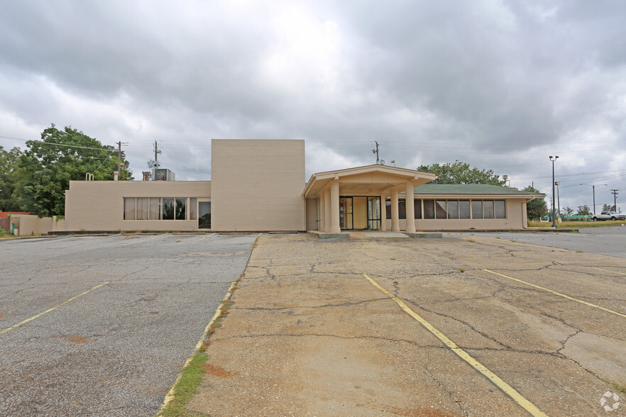 815 E Main St, Prattville, AL for sale - Primary Photo - Image 1 of 1