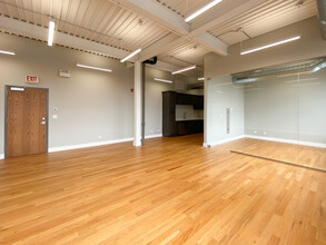 216 N May St, Chicago, IL for rent Interior Photo- Image 2 of 4