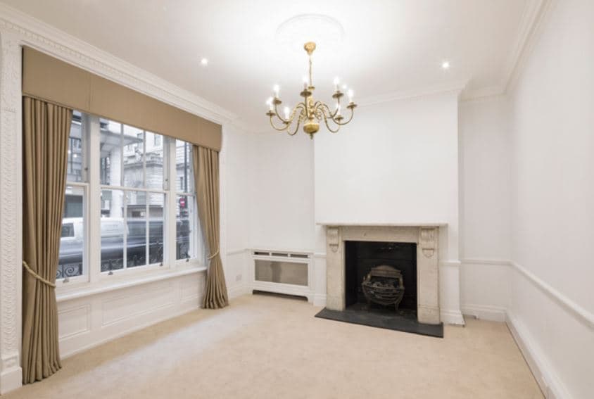 7 Stratton St, London to rent - Interior Photo - Image 3 of 24