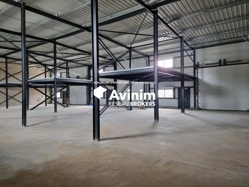 Vente Local d'activités 925 m² - Photo 1