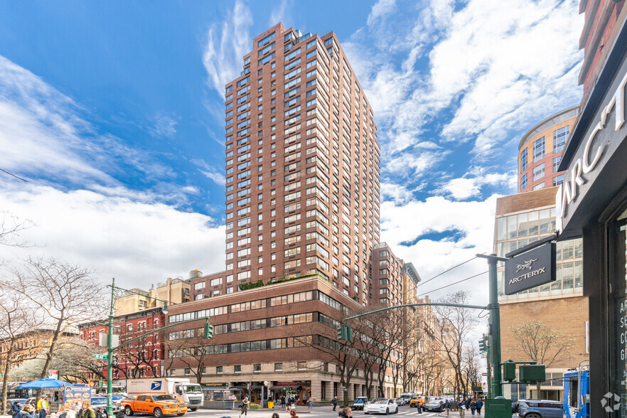 45 W 67th St, New York, NY for rent - Building Photo - Image 1 of 20