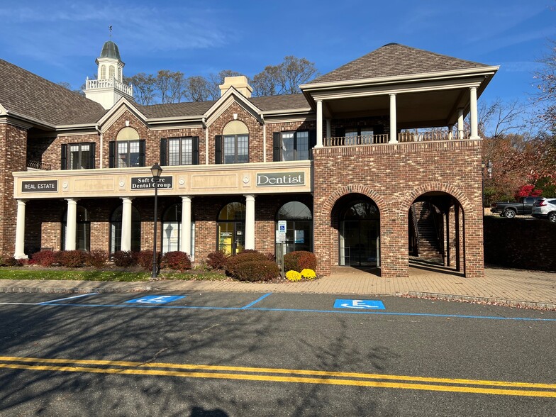 102-112 Town Center Dr, Warren, NJ for sale - Building Photo - Image 1 of 1