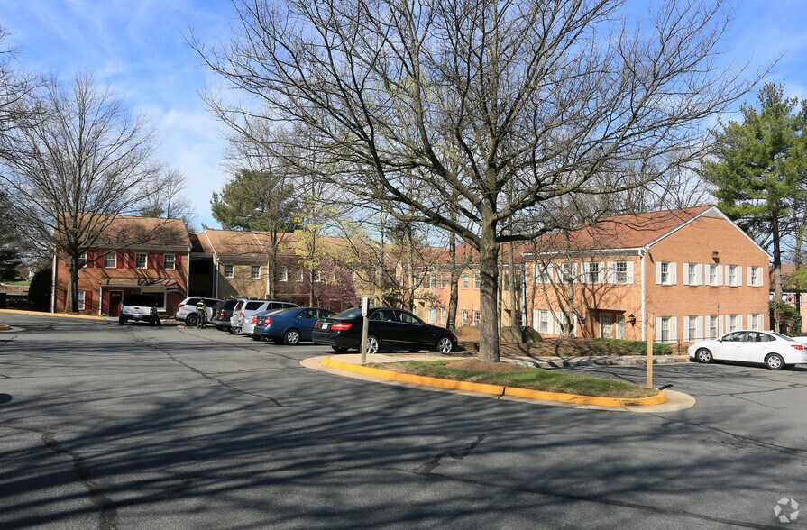 107 E Holly Ave, Sterling 20164 Medical Office Condo for Sale 230k 996 sf UK