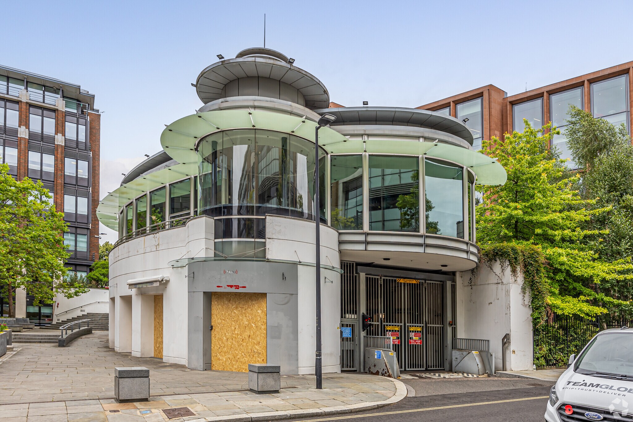 2-3 Old Change Ct, London for sale Primary Photo- Image 1 of 1