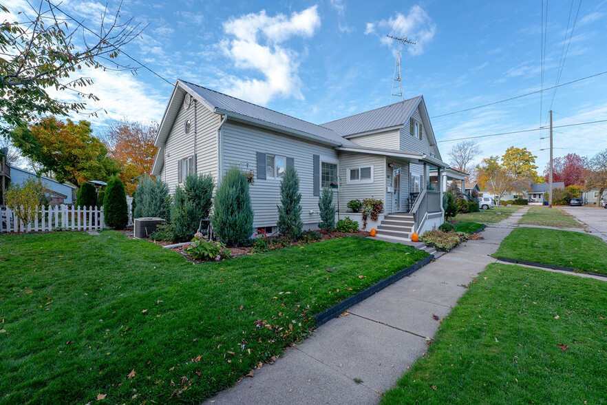 310 Hancock St, Manistee, MI for sale - Building Photo - Image 2 of 51