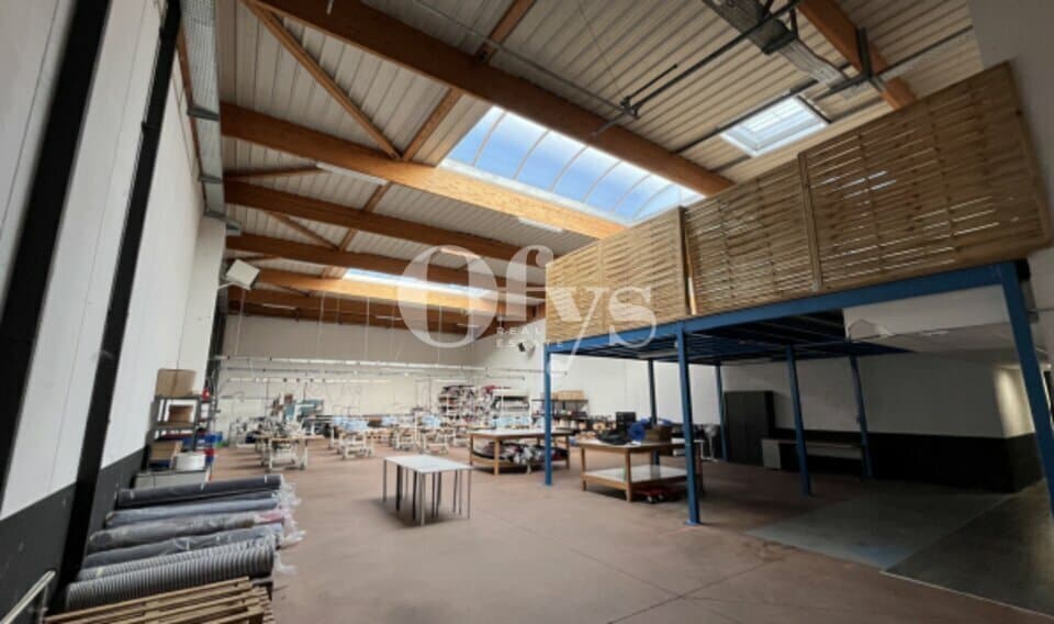 58 Avenue Des Bruyères, Décines-Charpieu to rent - Interior Photo - Image 2 of 8