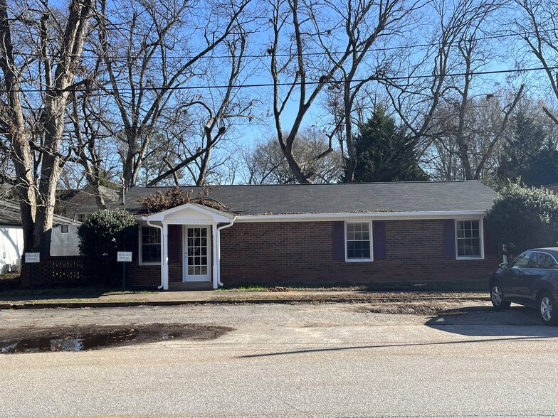 123 Avery St, Winterville, GA for sale - Primary Photo - Image 1 of 11