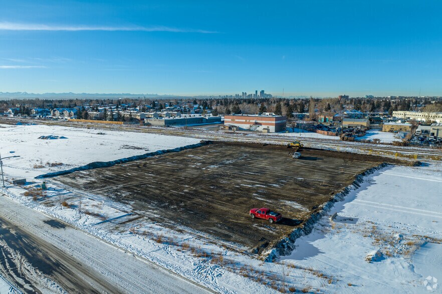 2601 52nd St SE, Calgary, AB for sale - Aerial - Image 3 of 8