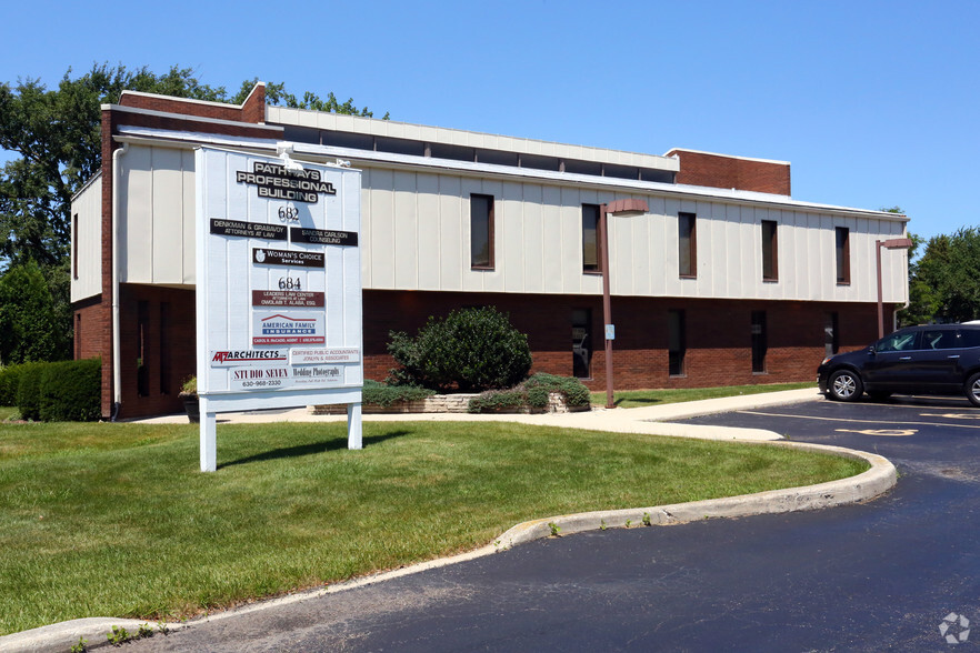 684 W Boughton Rd, Bolingbrook, IL for rent - Building Photo - Image 2 of 7