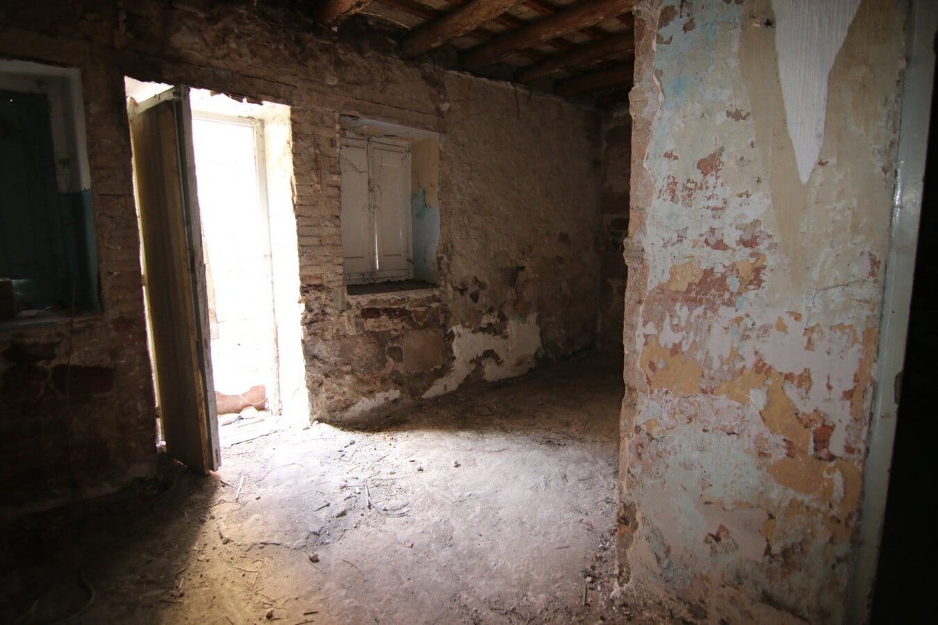 Cardona, BAR 08261 - Unit Pt02 -  - Interior Photo - Image 1 of 4