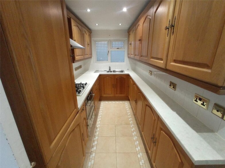 Burnham Rd, Althorne to rent - Building Photo - Image 3 of 17