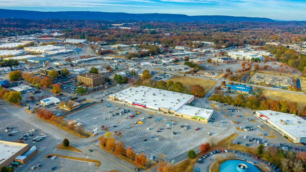 248 Northgate Mall Dr, Chattanooga, TN for sale - Building Photo - Image 2 of 17