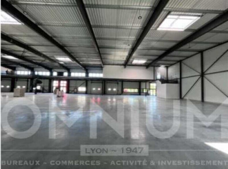 Office in Dagneux to rent - Building Photo - Image 3 of 7