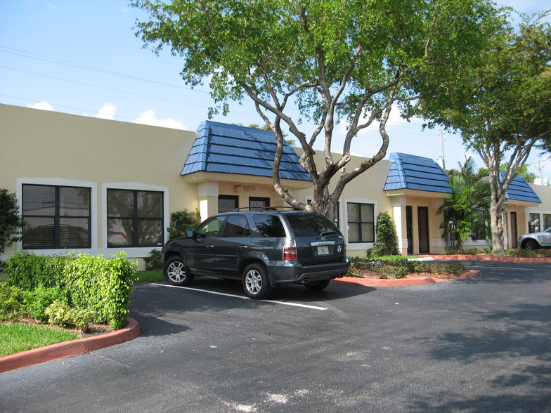 2840 NW 2nd Ave, Boca Raton, FL for rent - Building Photo - Image 2 of 8