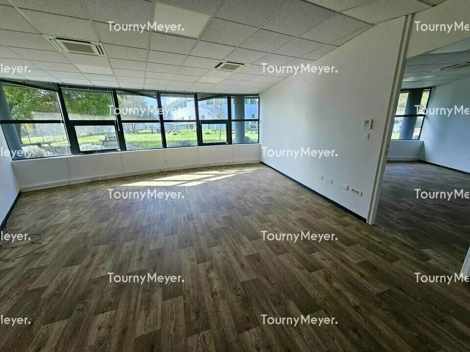 Office in Mérignac to rent Building Photo- Image 1 of 7