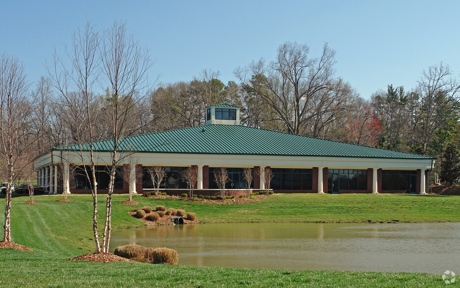 1910 Jake Alexander Blvd W, Salisbury, NC for sale - Building Photo - Image 1 of 1