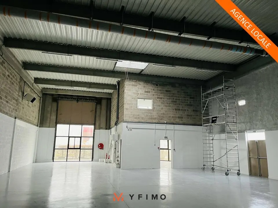Location Local d'activités 432 m² - Photo 1