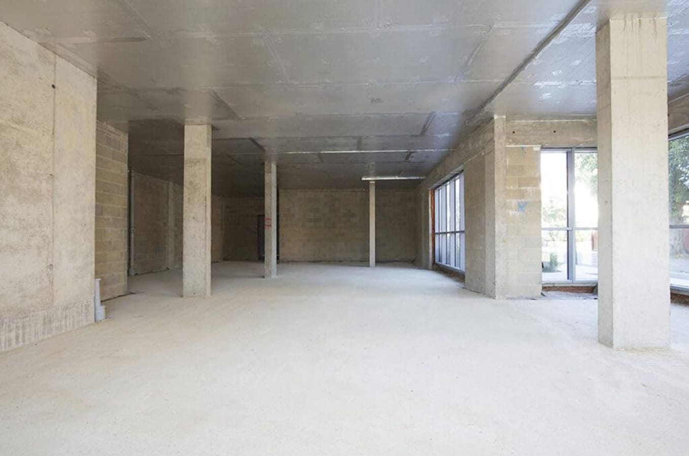 9 Kathleen Ave, London to rent Interior Photo- Image 1 of 5