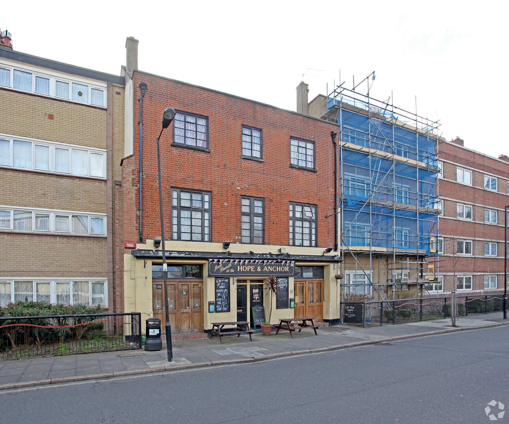 14 Newby Pl, London for sale Primary Photo- Image 1 of 1