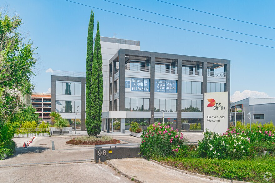 Carretera Fuencarral, 98, Alcobendas, Madrid to rent - Building Photo - Image 2 of 11