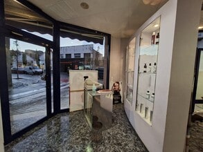 Retail in Igualada, Barcelona to rent Interior Photo- Image 2 of 11