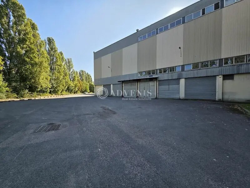 Light Industrial in Garges-lès-Gonesse to rent Building Photo- Image 1 of 2