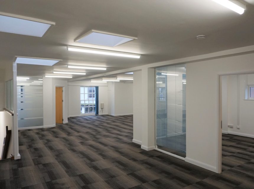 St Marys Way, Thornbury to rent Interior Photo- Image 1 of 5