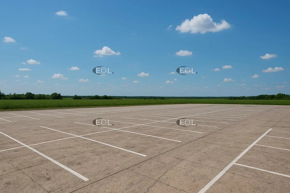 Land in Ozoir-la-Ferrière to rent Building Photo- Image 1 of 2