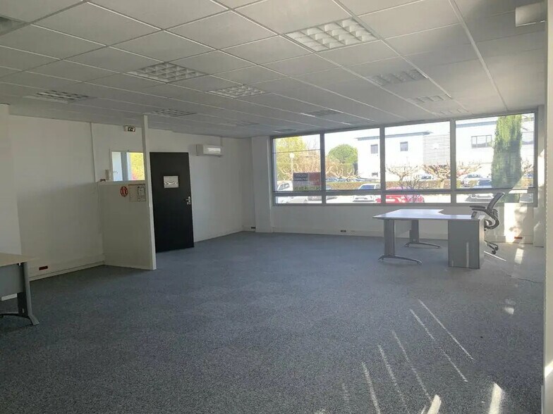 Office in Avignon to rent - Interior Photo - Image 2 of 7