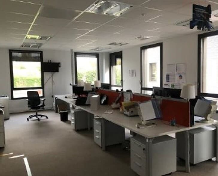 Office in Limonest to rent - Interior Photo - Image 2 of 5