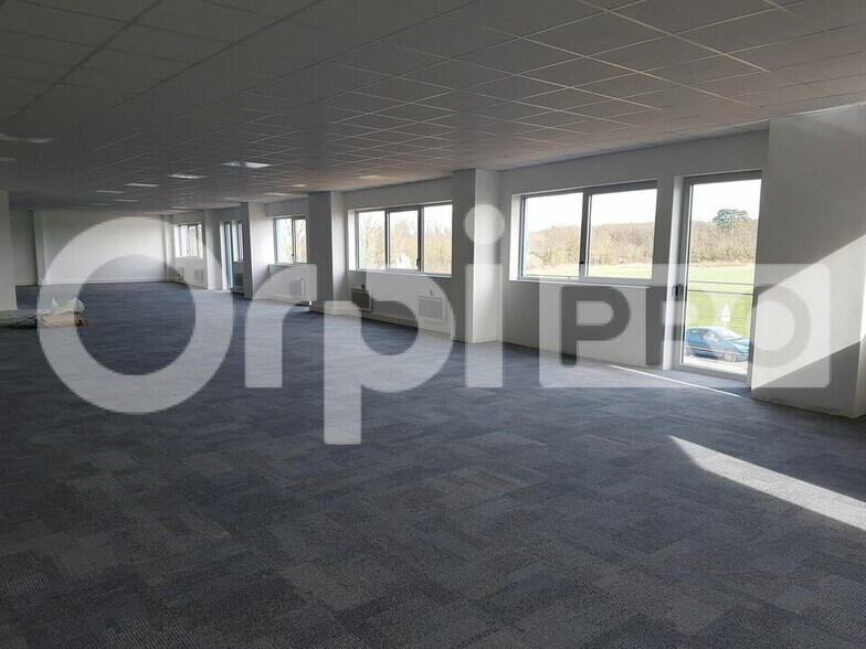 Light Industrial in Villebon Sur Yvette for sale - Interior Photo - Image 3 of 5