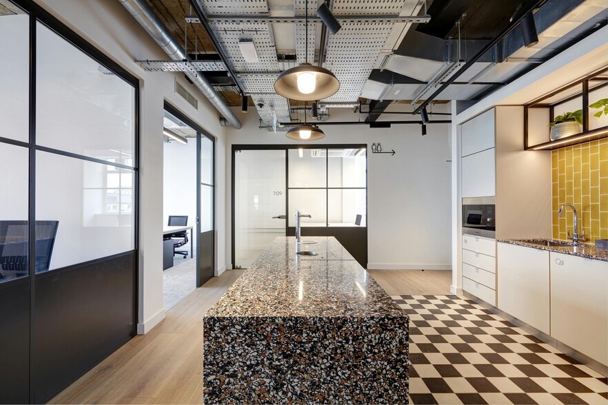 Greek St, Leeds to rent - Building Photo - Image 3 of 7