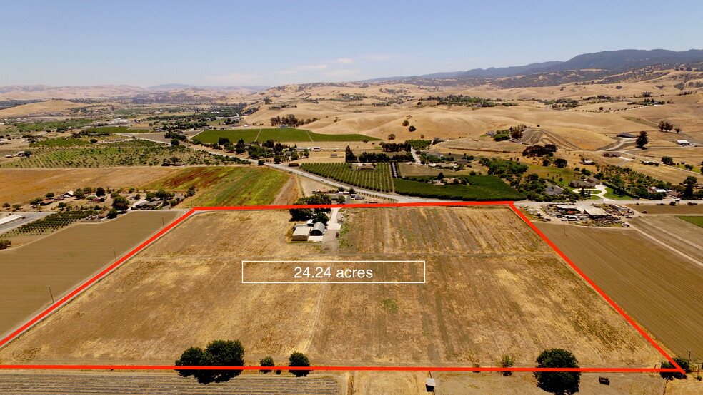 1010 Union Rd, Hollister, CA for sale - Building Photo - Image 1 of 4