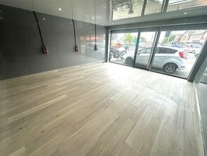 11-11A Irwin Approach, Leeds to rent Interior Photo- Image 2 of 5