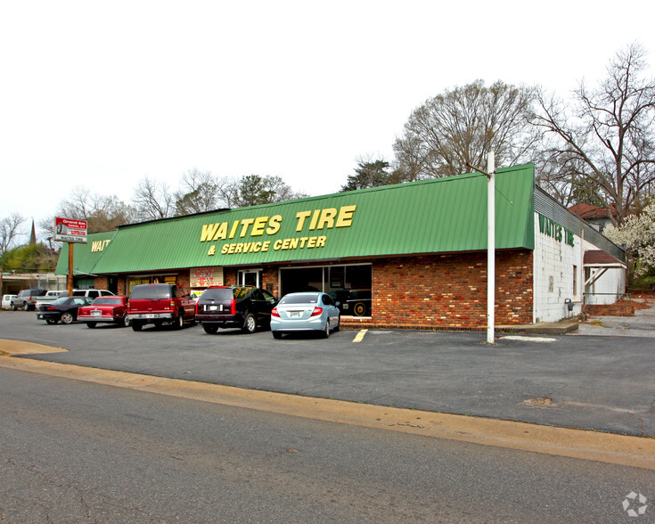 310 E Battle St, Talladega, AL for sale - Primary Photo - Image 1 of 3