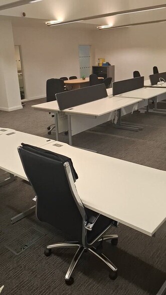 51 Frederick Rd, Salford to rent - Commercial Listing Video - Image 3 of 7