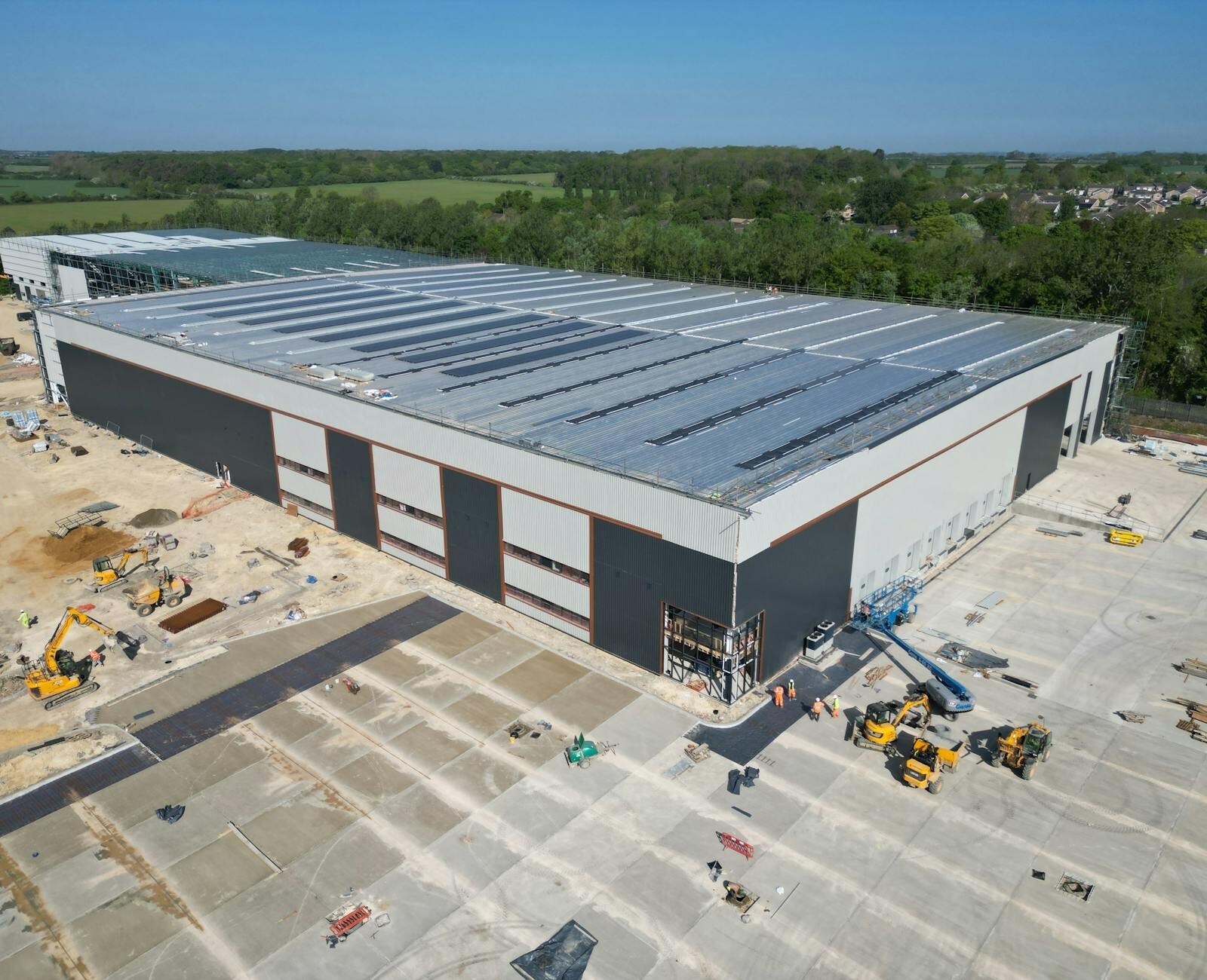 132 Saxon Way, Corby to rent Building Photo- Image 1 of 3