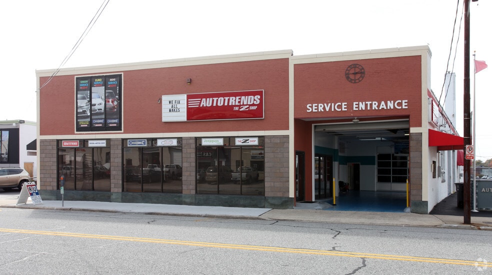 Battleground portfolio of 2 properties for sale on LoopNet.co.uk - Primary Photo - Image 1 of 2