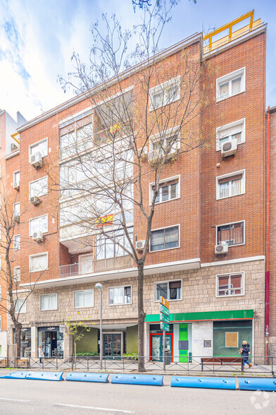 Residential in Madrid, MAD for sale - Primary Photo - Image 1 of 1