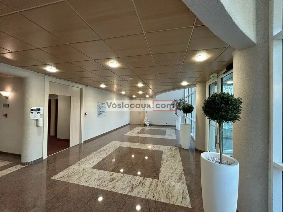 Office in SOPHIA ANTIPOLIS to rent Lobby- Image 1 of 7