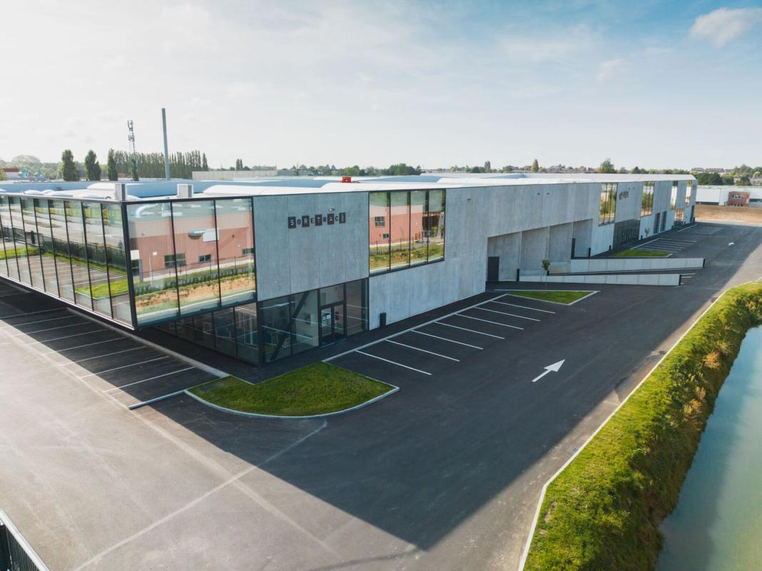 Light Industrial in Le Mesnil Amelot to rent Building Photo- Image 1 of 7